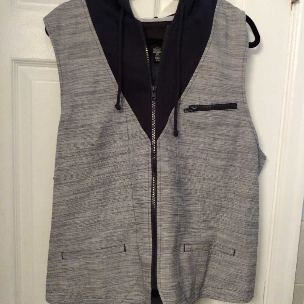 Bar III hooded vest